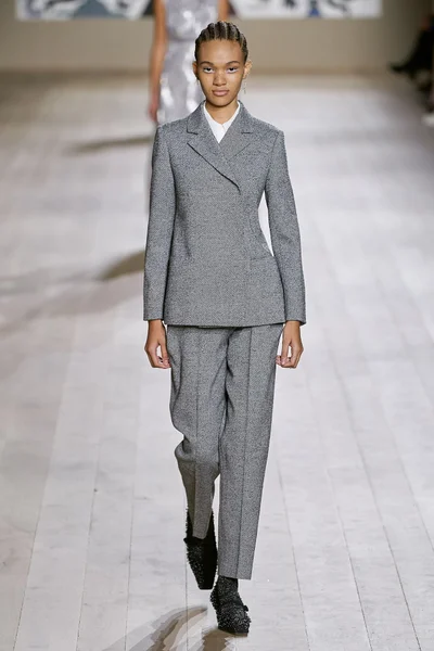 Look 29